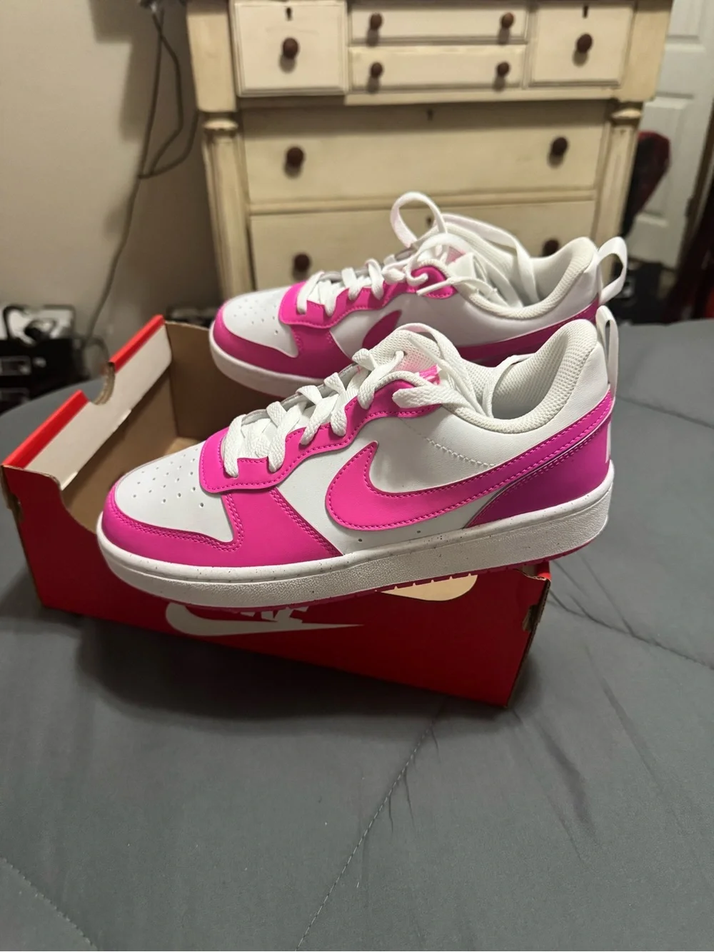 Nike youth low